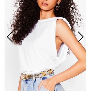 On Trend Shoulder Pad Muscle T